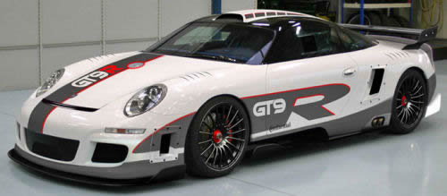 scoop on the roof of Porsche GT9
